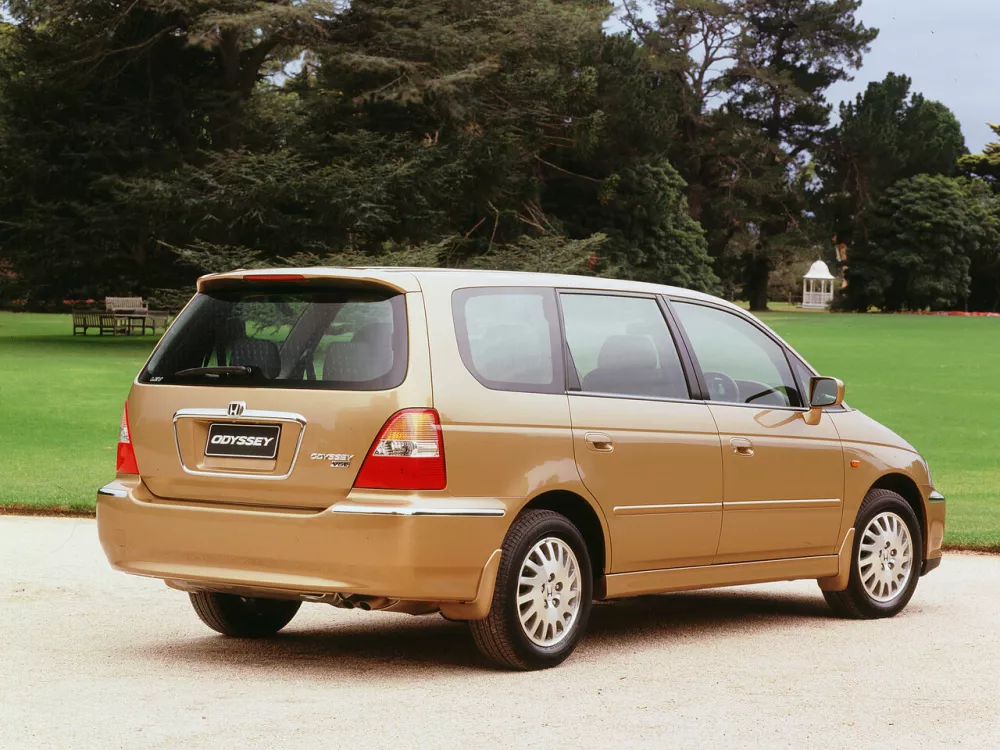 Автомобиль Honda Odyssey II Рестайлинг Компактвэн