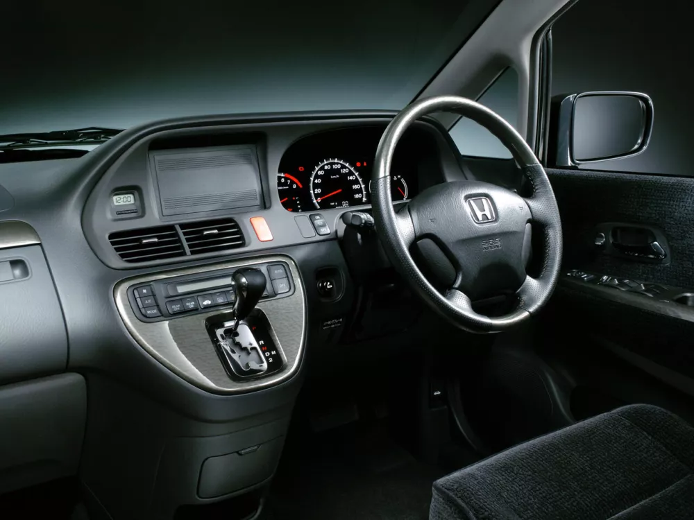 Автомобиль Honda Odyssey II Рестайлинг Компактвэн