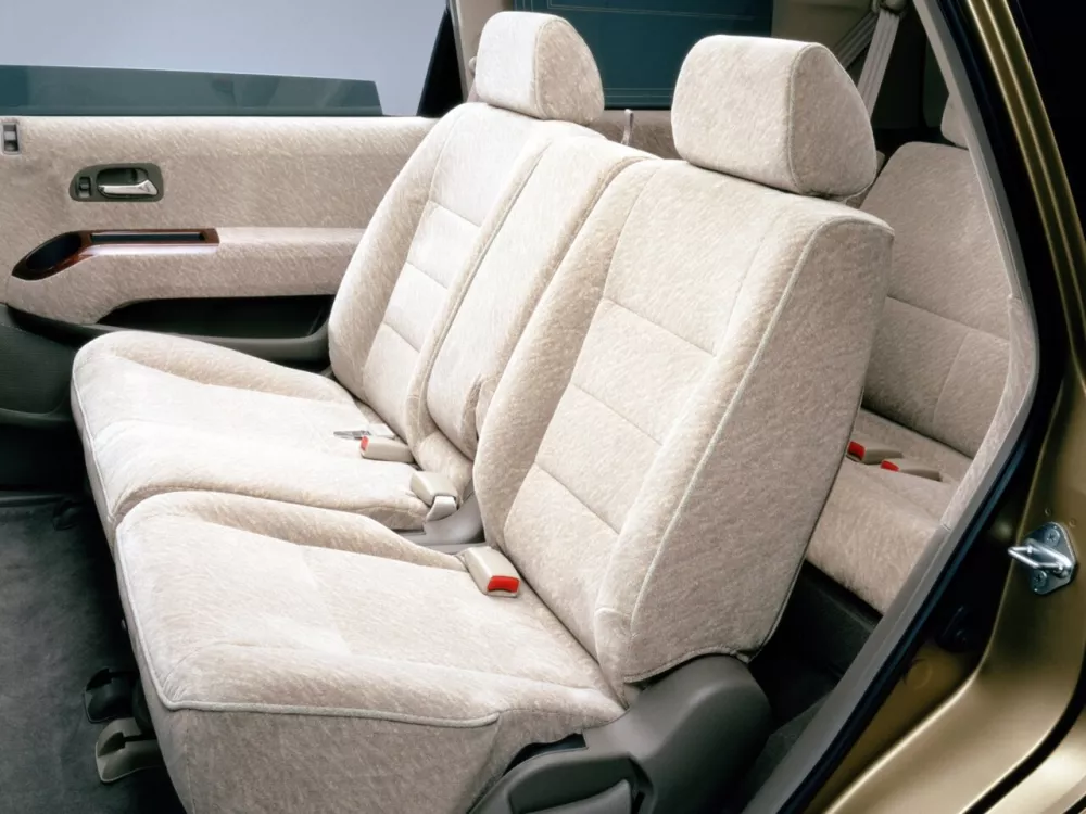 Автомобиль Honda Odyssey II Рестайлинг Компактвэн