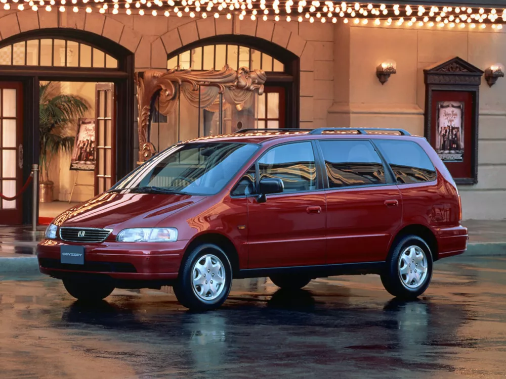 Автомобиль Honda Odyssey I Компактвэн