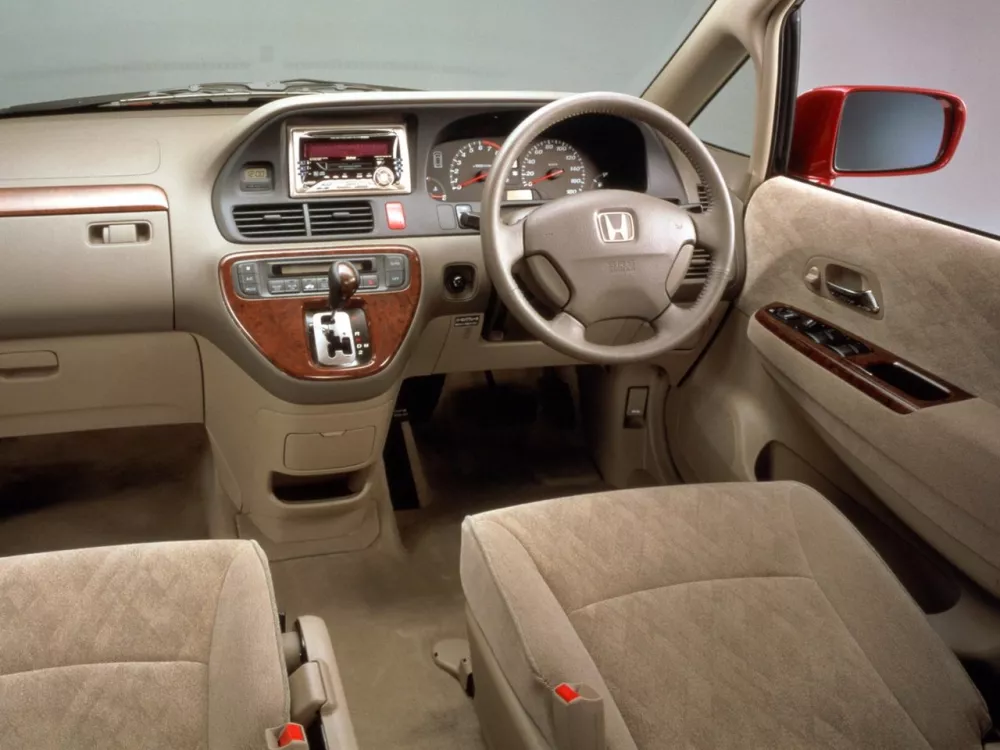 Автомобиль Honda Odyssey II Компактвэн