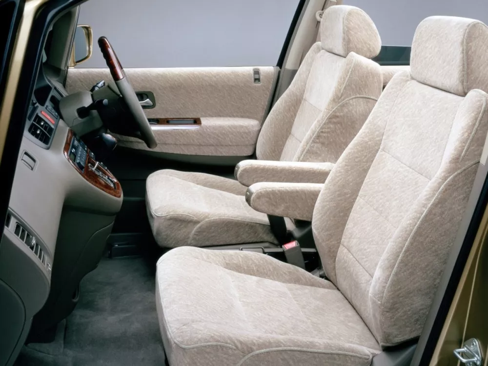 Автомобиль Honda Odyssey II Компактвэн