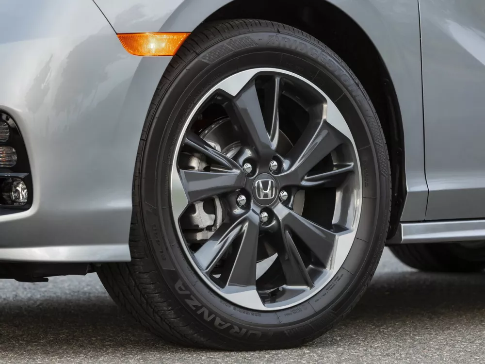 Автомобиль Honda Odyssey (North America) V Рестайлинг Минивэн