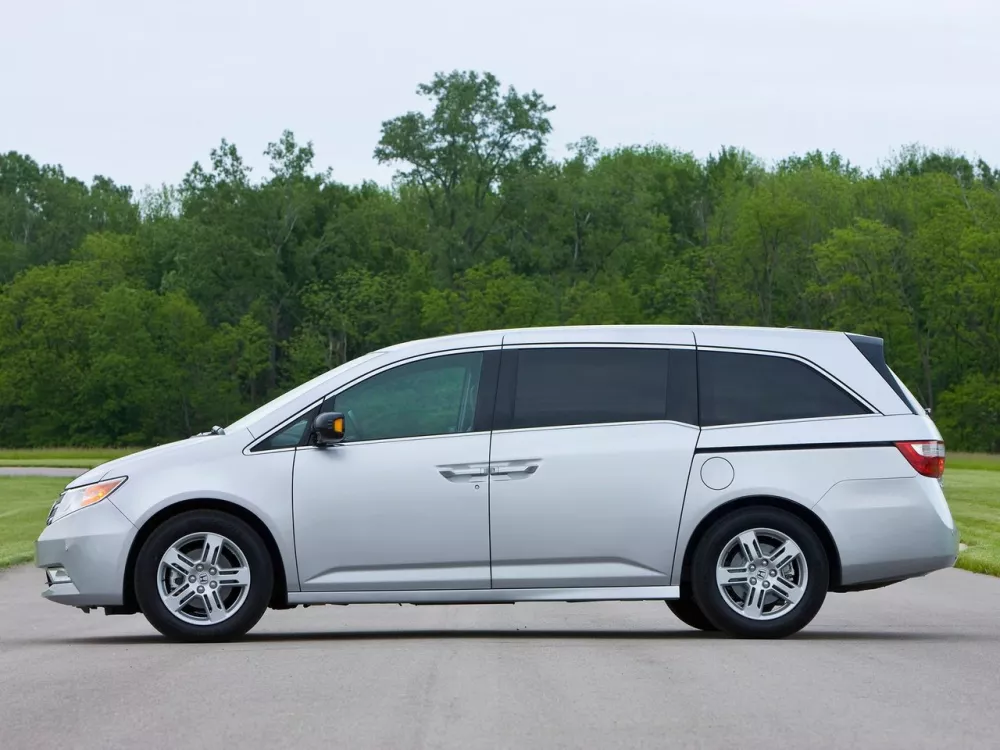 Автомобиль Honda Odyssey (North America) IV Минивэн