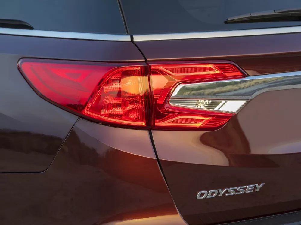 Автомобиль Honda Odyssey (North America) V Минивэн