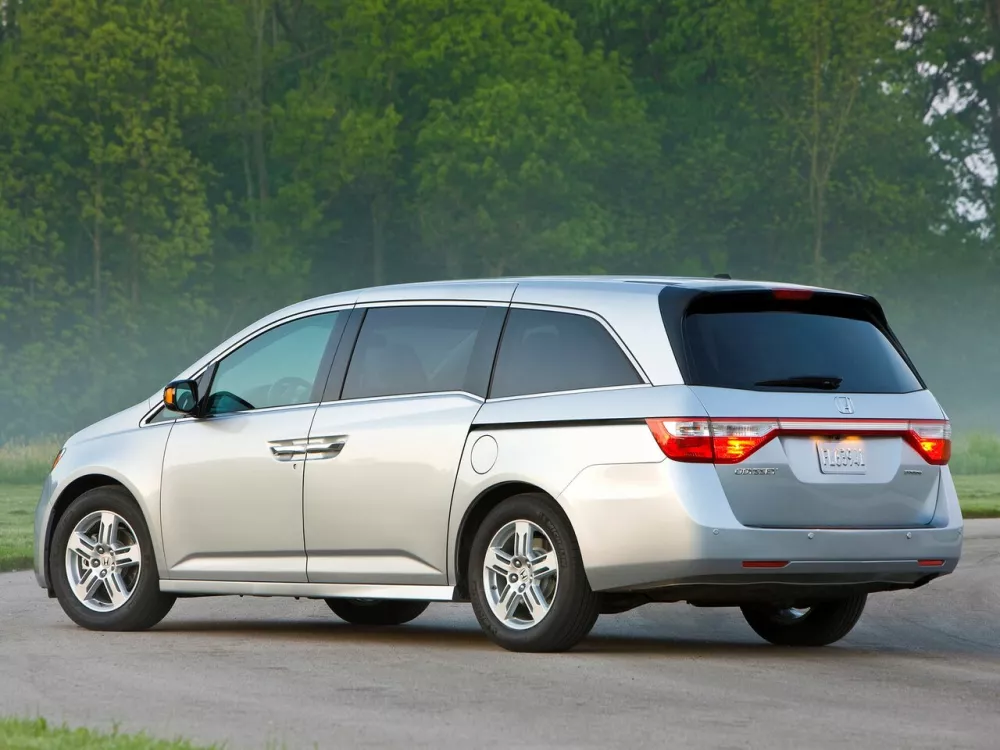 Автомобиль Honda Odyssey (North America) IV Минивэн