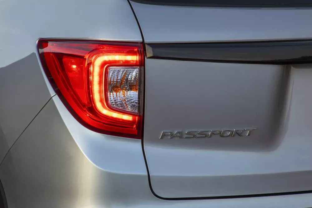 Автомобиль Honda Passport III Внедорожник (5 дверей)