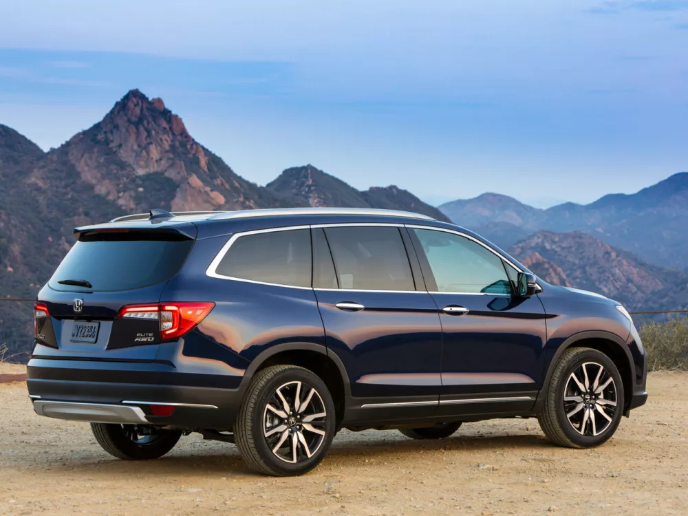 Автомобиль Honda Pilot III Рестайлинг Внедорожник (5 дверей)