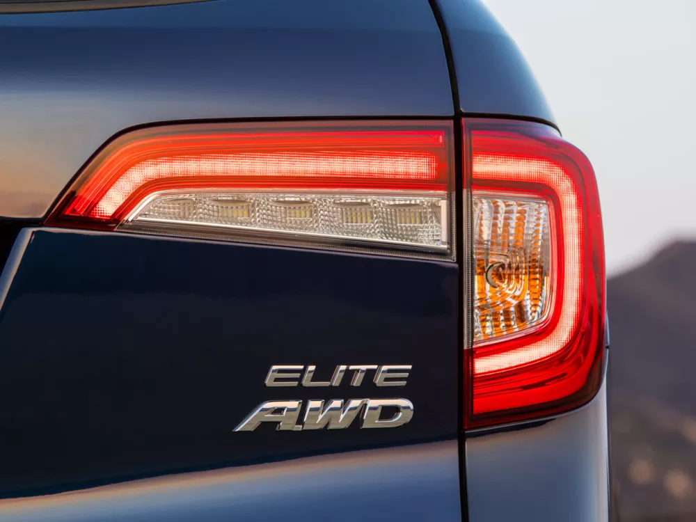 Автомобиль Honda Pilot III Рестайлинг Внедорожник (5 дверей)