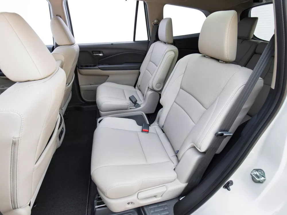 Автомобиль Honda Pilot III Рестайлинг Внедорожник (5 дверей)