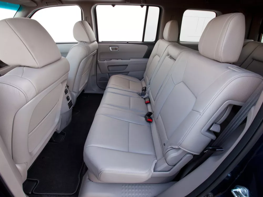 Автомобиль Honda Pilot II Рестайлинг Внедорожник (5 дверей)