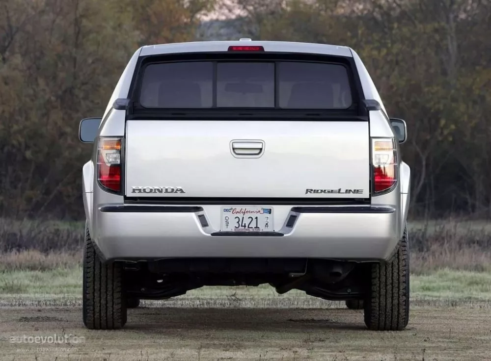 Автомобиль Honda Ridgeline I Пикап Двойная кабина