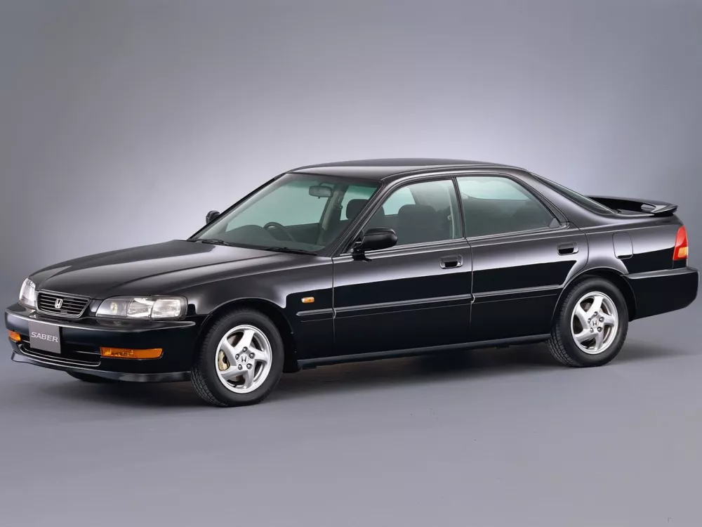 Автомобиль Honda Saber I Седан