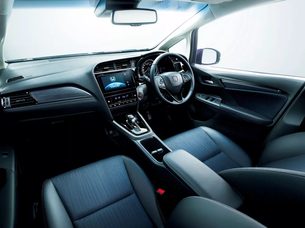 Автомобиль Honda Shuttle II Рестайлинг Универсал (5 дверей)