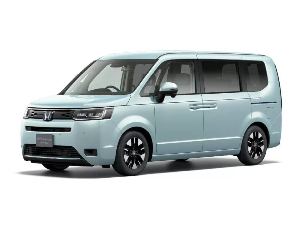 Автомобиль Honda Stepwgn VI Минивэн
