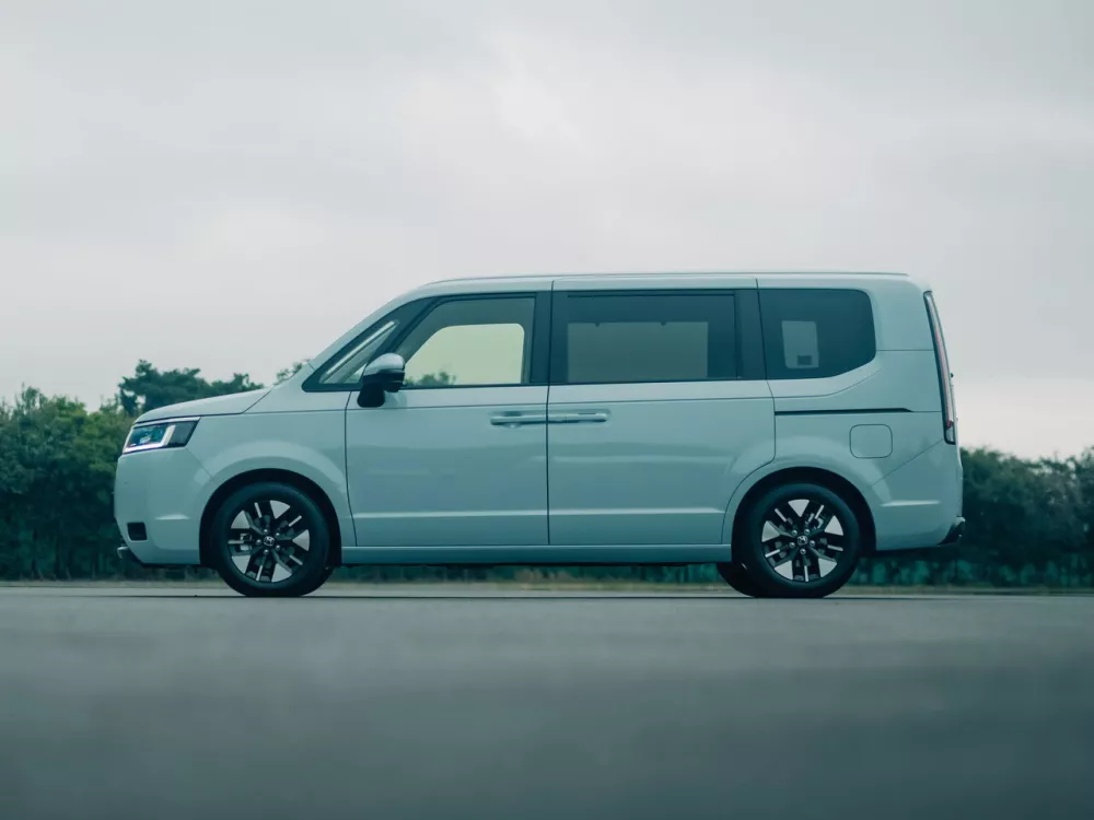 Автомобиль Honda Stepwgn VI Минивэн