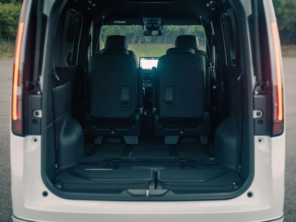 Автомобиль Honda Stepwgn VI Минивэн
