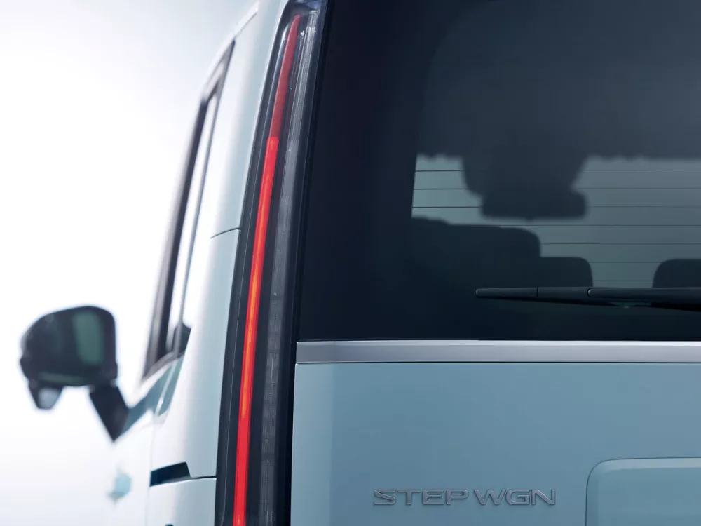 Автомобиль Honda Stepwgn VI Минивэн