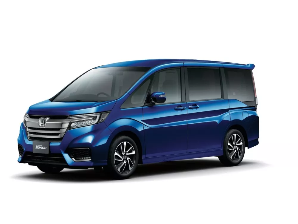 Автомобиль Honda Stepwgn V Рестайлинг Минивэн Spada