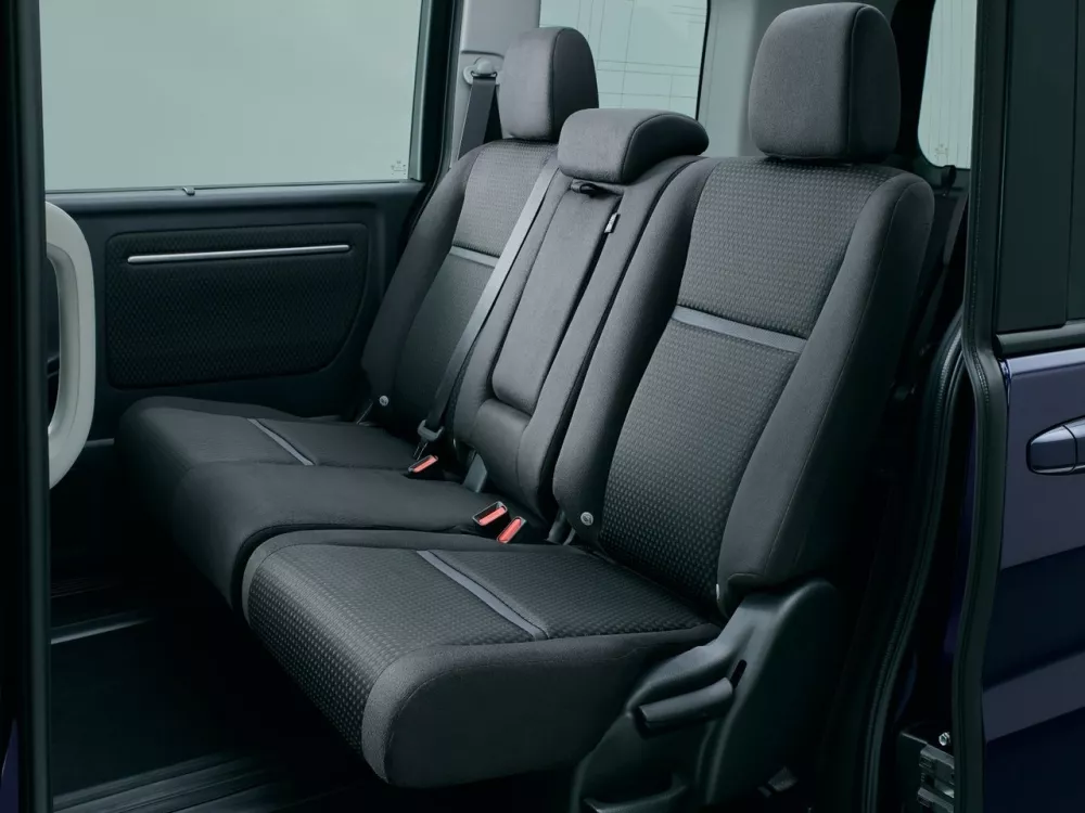 Автомобиль Honda Stepwgn V Рестайлинг Минивэн Spada