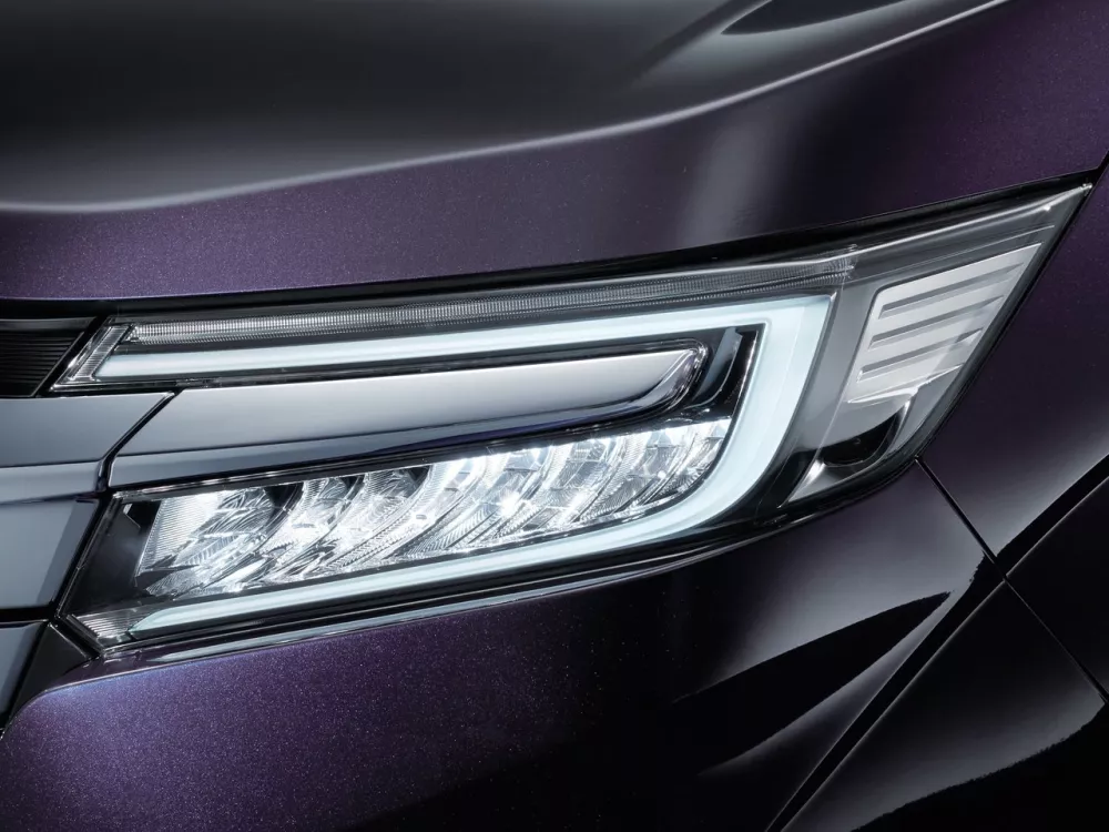 Автомобиль Honda Stepwgn V Рестайлинг Минивэн Spada