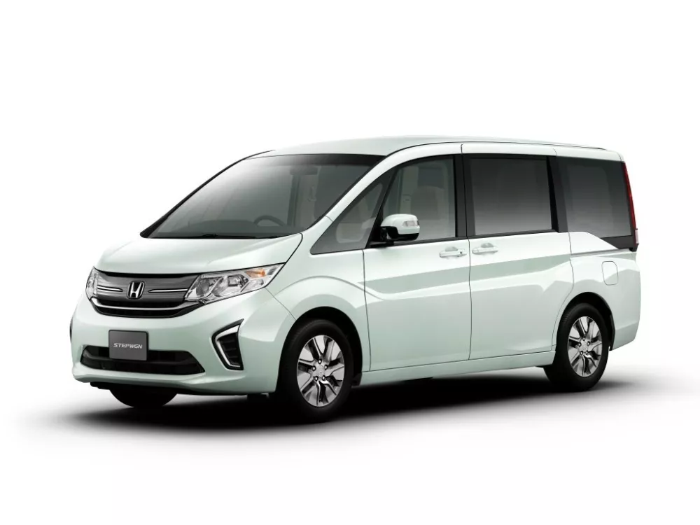 Автомобиль Honda Stepwgn V Минивэн
