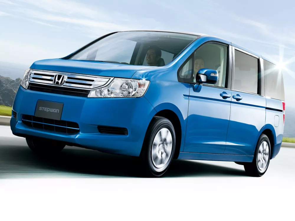 Автомобиль Honda Stepwgn IV Минивэн