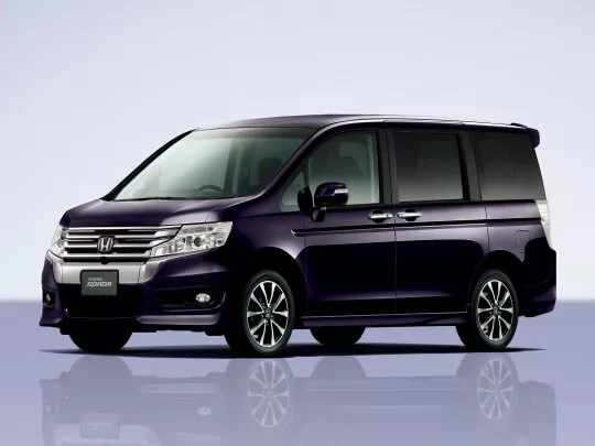 Автомобиль Honda Stepwgn IV Рестайлинг Минивэн Spada