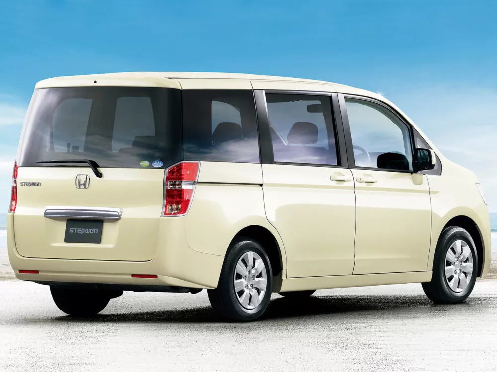 Автомобиль Honda Stepwgn IV Минивэн