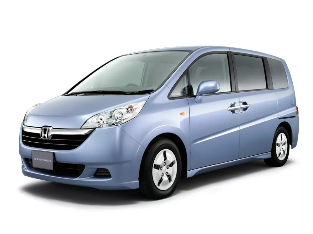 Автомобиль Honda Stepwgn III Минивэн