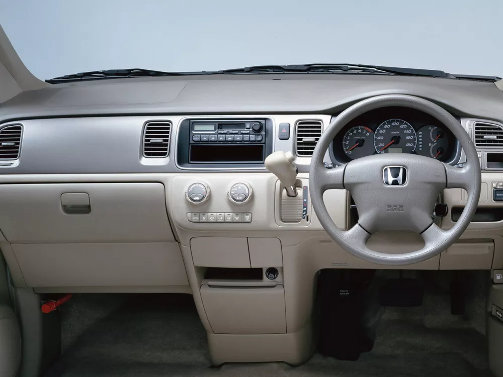 Автомобиль Honda Stepwgn II Минивэн