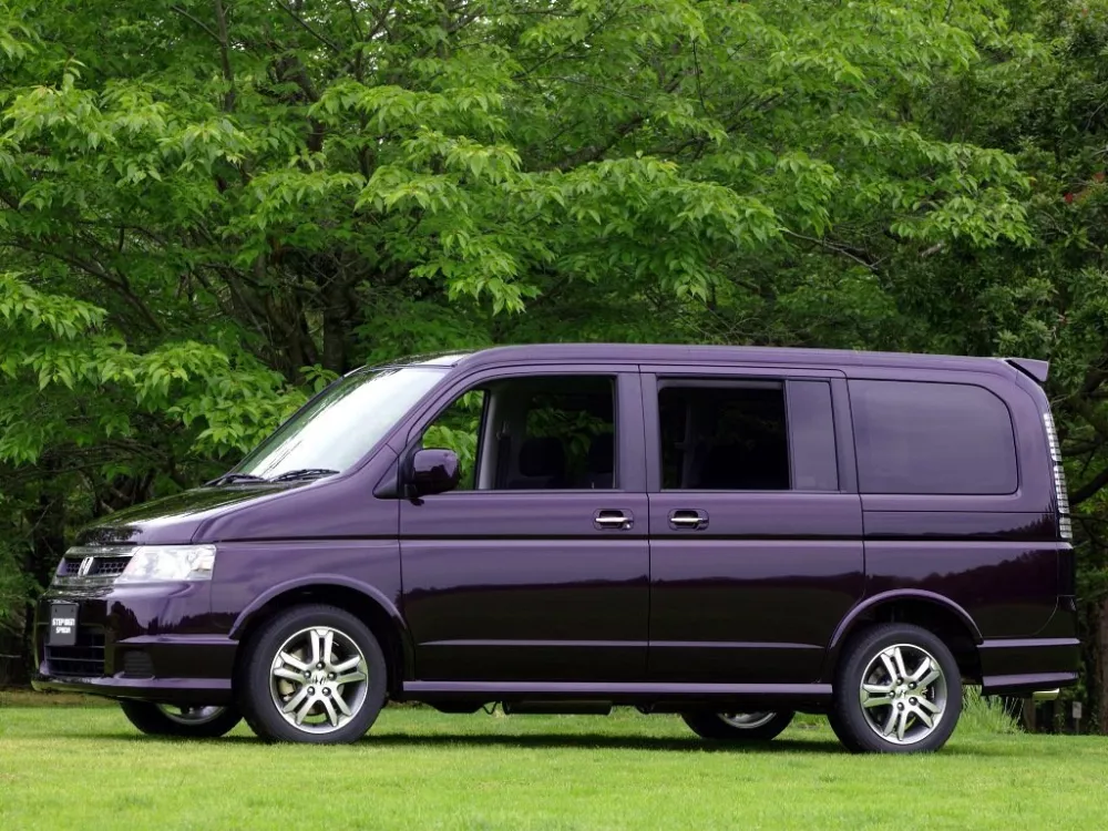Автомобиль Honda Stepwgn II Рестайлинг Минивэн