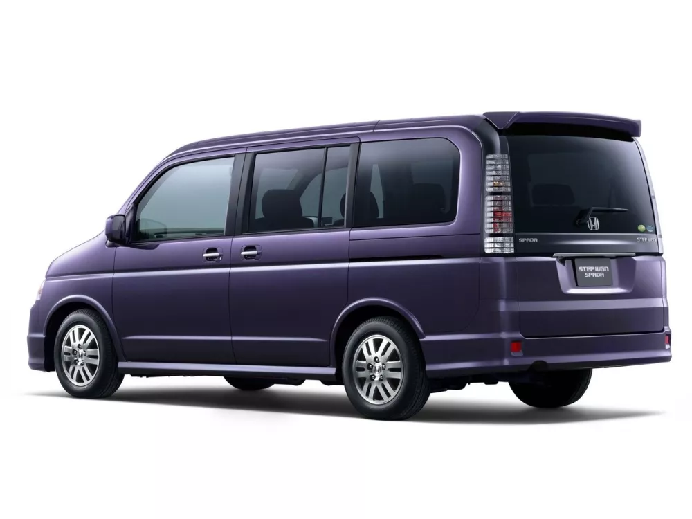 Автомобиль Honda Stepwgn II Рестайлинг Минивэн Spada