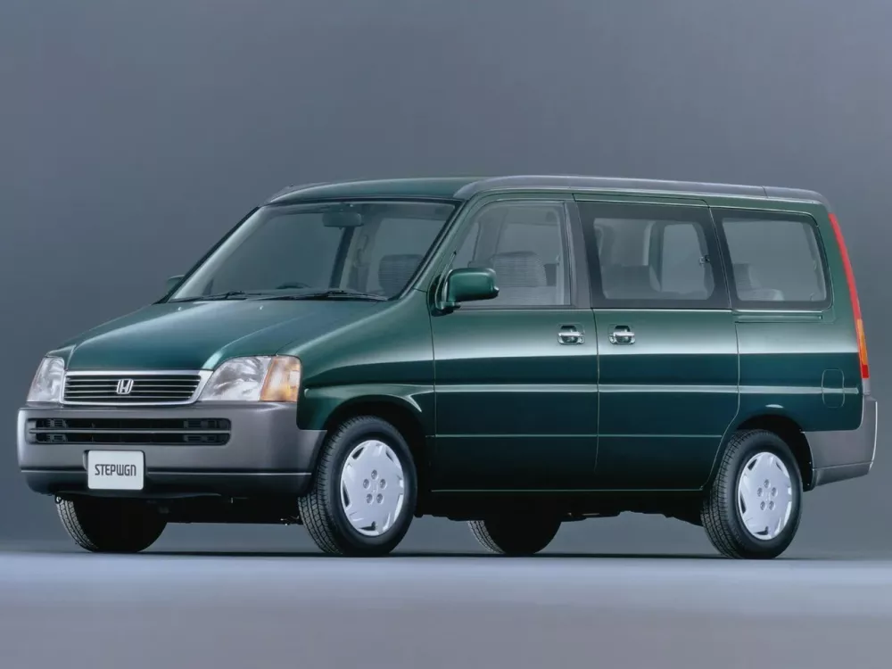 Автомобиль Honda Stepwgn I Минивэн