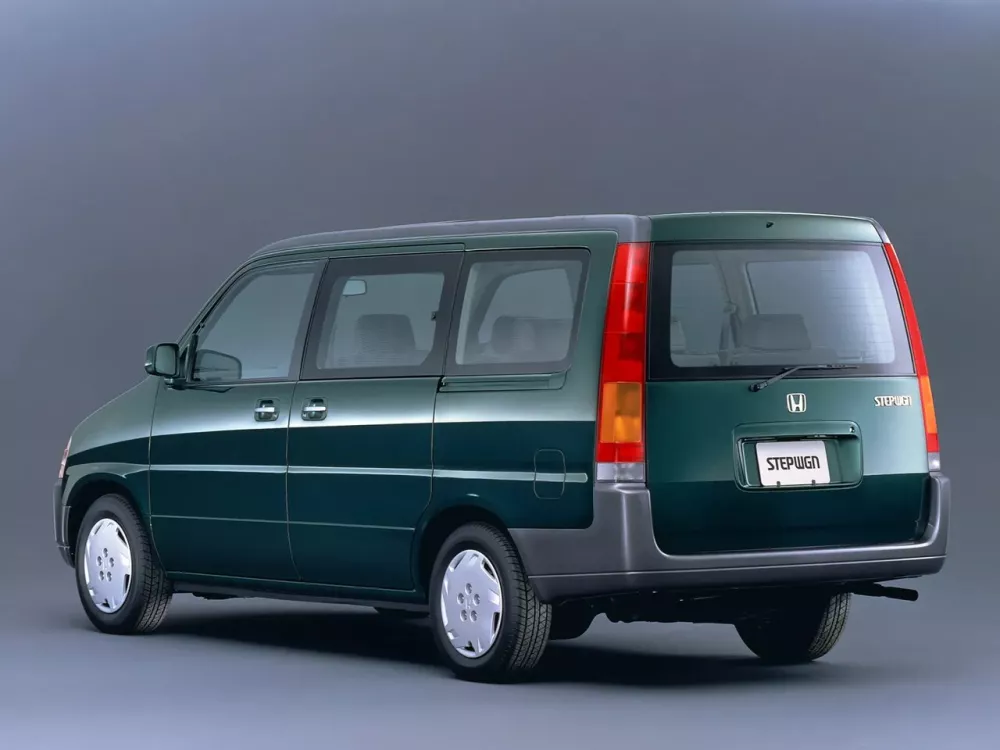 Автомобиль Honda Stepwgn I Минивэн