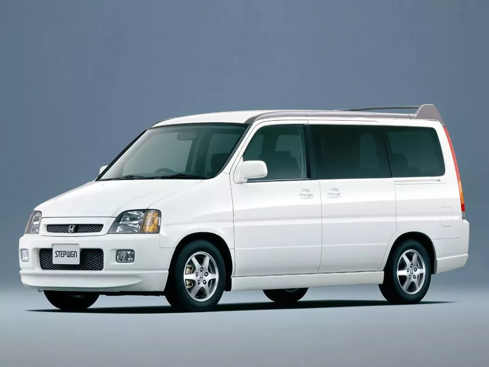 Автомобиль Honda Stepwgn I Рестайлинг Минивэн