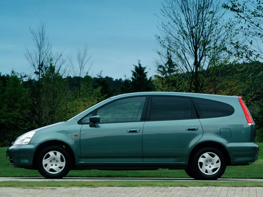 Автомобиль Honda Stream I Компактвэн