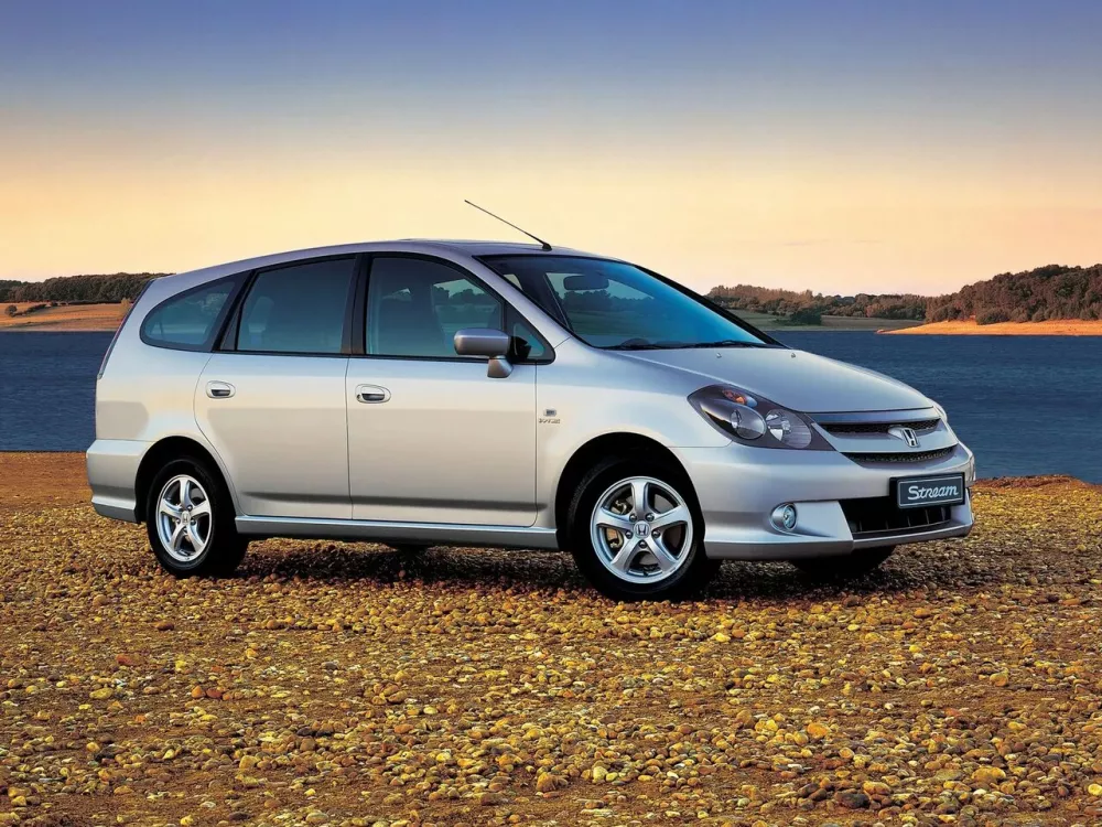 Автомобиль Honda Stream I Рестайлинг Компактвэн