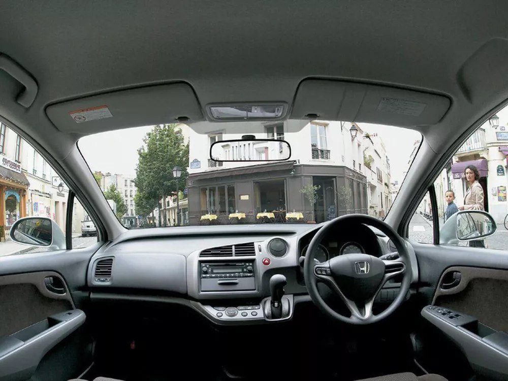 Автомобиль Honda Stream II Компактвэн