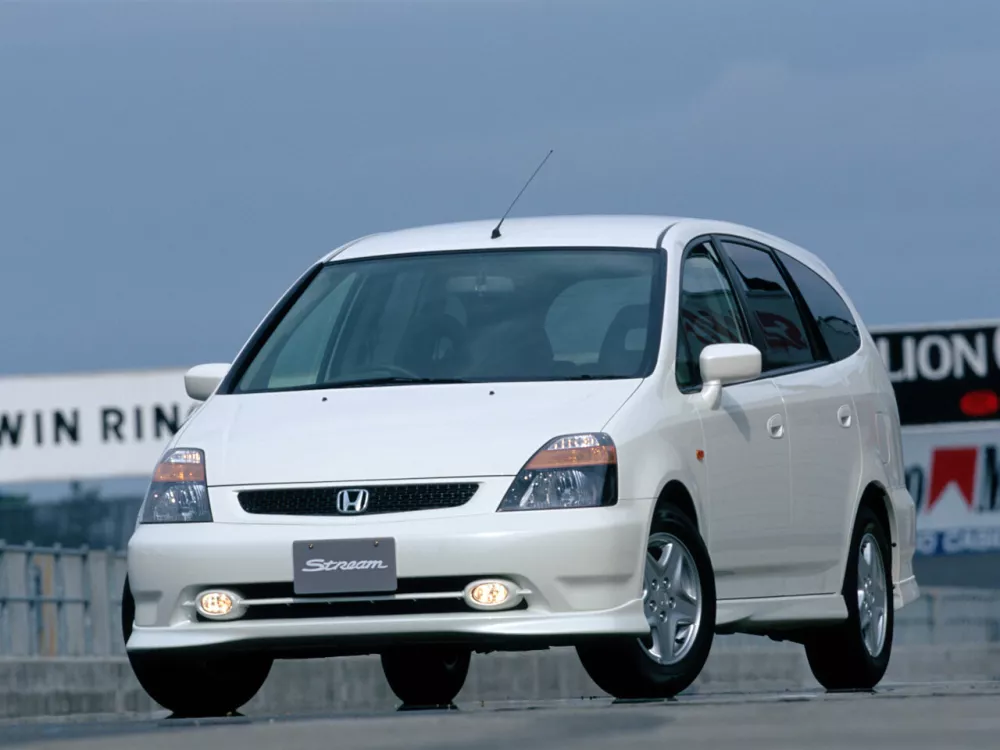 Автомобиль Honda Stream I Компактвэн