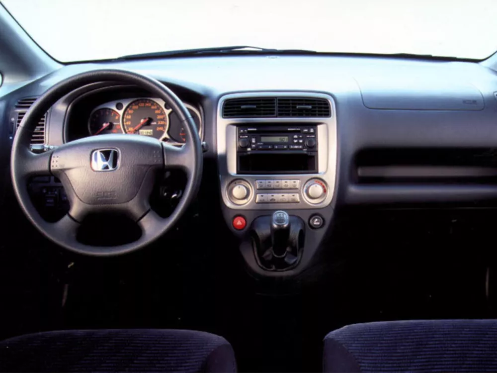 Автомобиль Honda Stream I Компактвэн