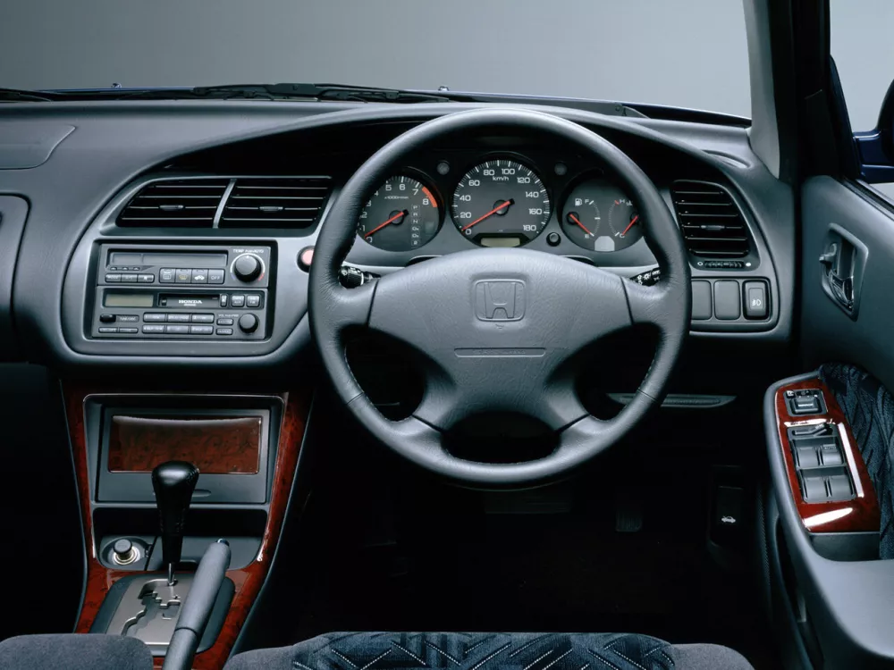Автомобиль Honda Torneo Седан