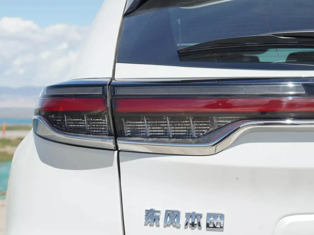 Автомобиль Honda UR-V I Рестайлинг 2 Внедорожник (5 дверей)