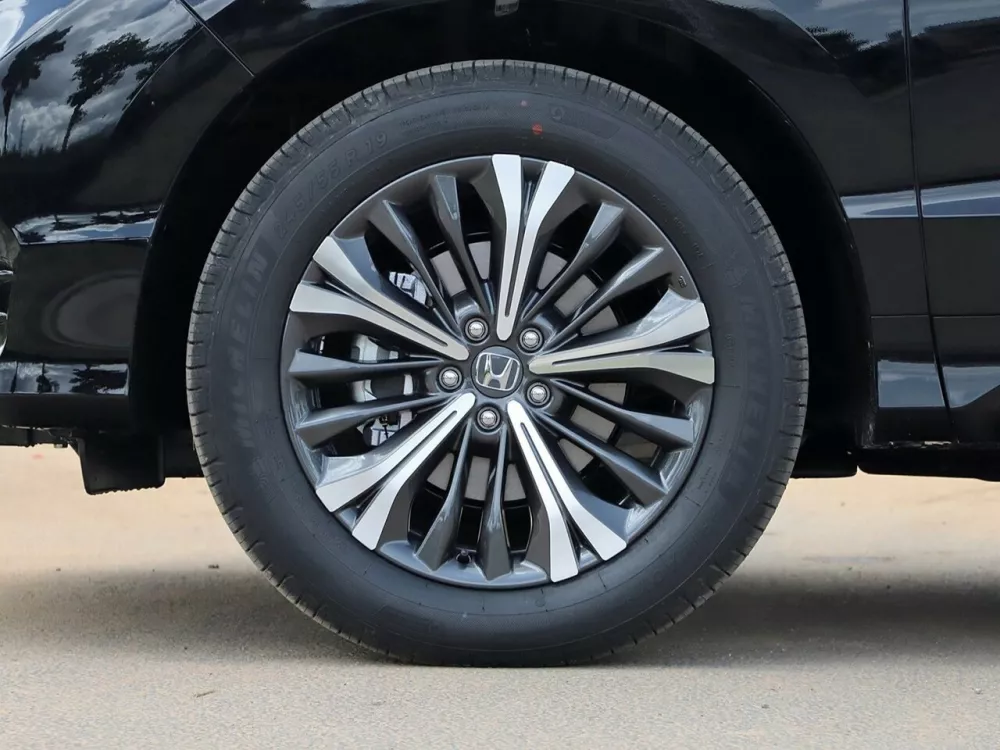 Автомобиль Honda UR-V I Рестайлинг Внедорожник (5 дверей)