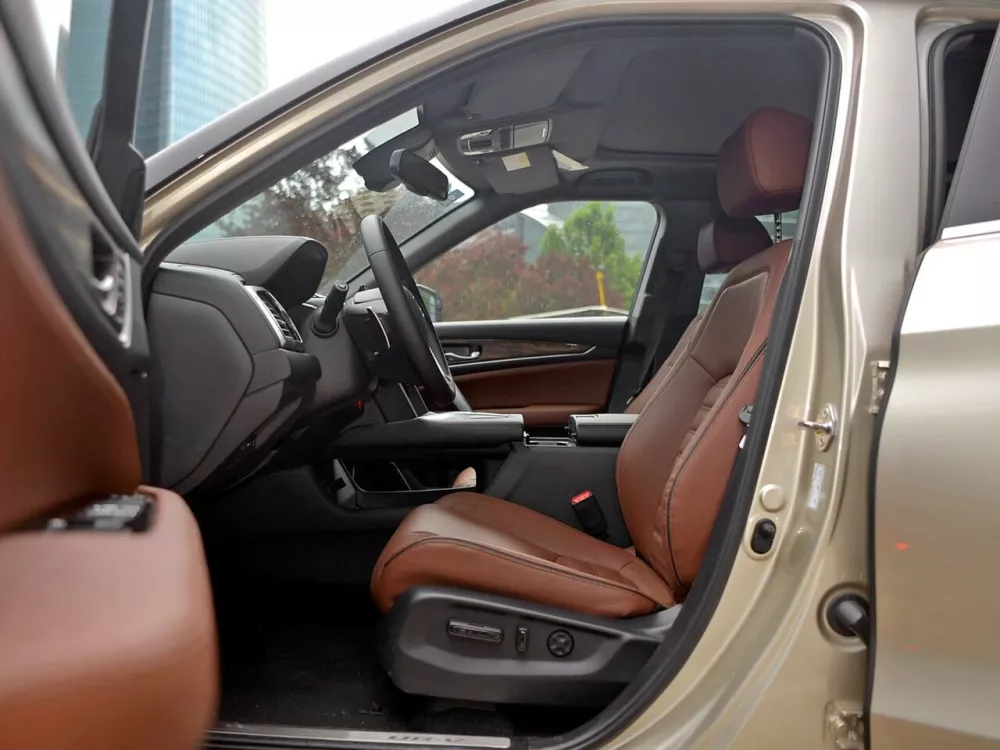 Автомобиль Honda UR-V I Внедорожник (5 дверей)