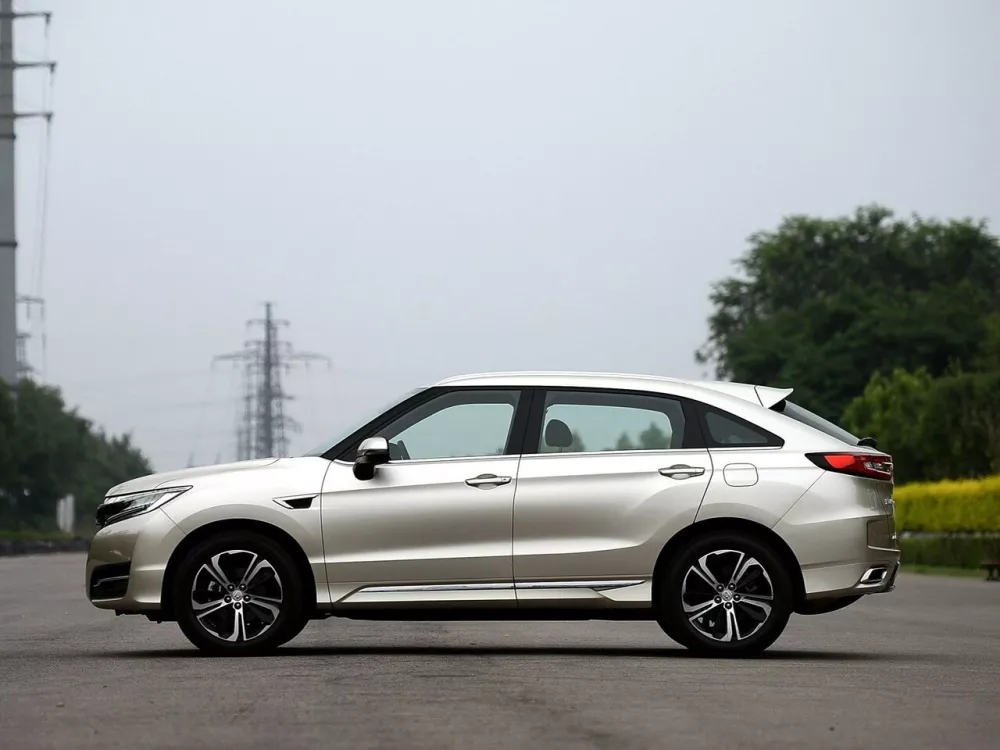 Автомобиль Honda UR-V I Внедорожник (5 дверей)