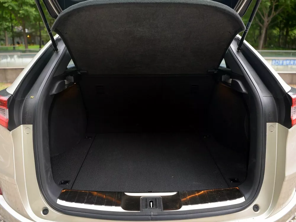 Автомобиль Honda UR-V I Внедорожник (5 дверей)