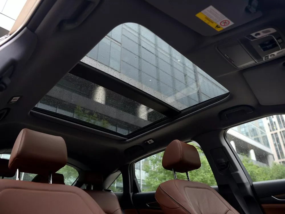Автомобиль Honda UR-V I Внедорожник (5 дверей)