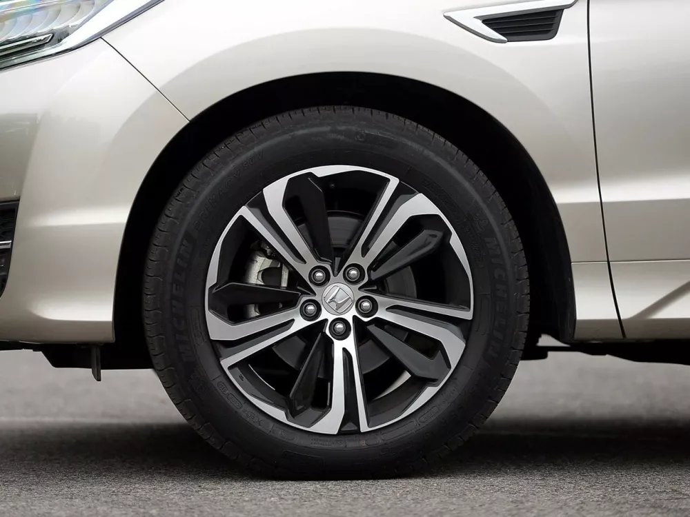 Автомобиль Honda UR-V I Внедорожник (5 дверей)