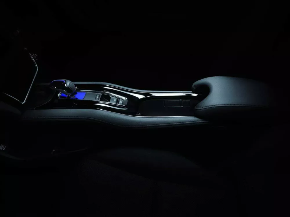 Автомобиль Honda Vezel I Внедорожник (5 дверей)